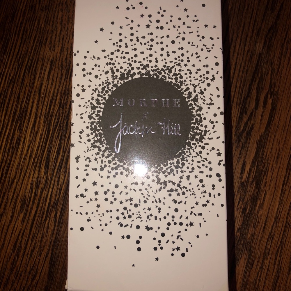 Jaclyn Hill The vault